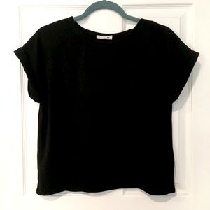 Mady & Nell Black Short Sleeve Cropped Tee